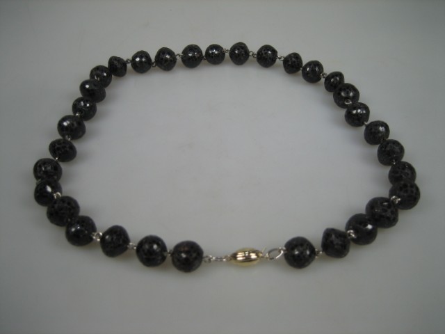 Antiek Granaat collier met gouden sluiting geschakeld op zilverdraad uit ca. 1860