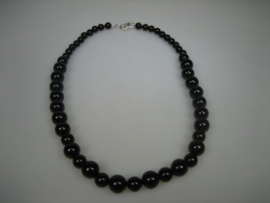 Antiek Onyx collier met zilveren karabijn sluiting