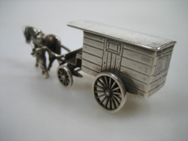 Zilver Hollands miniatuurtje Paard en wagen met begeleider uit ca. 1969