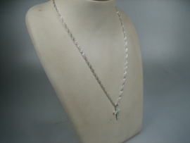 RVS verzilverde collier met kruisje gezet met kleine witte spinel steentjes