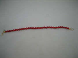 Antieke Bloedkoralen Baby Armbandje met 14 krt. Goud kapitteltokje