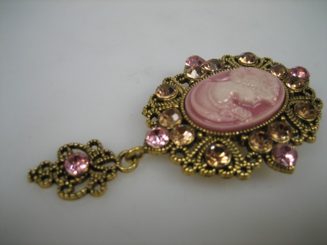 Broche Portret – Legering & Hars met Bergkristallen (Brons-Goudkleurig Verguld)