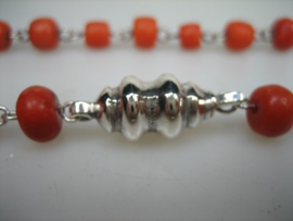 Antiek Bloedkoralen Collier met antieke zilveren sluiting en geschakeld op Zilver uit ca. 1900