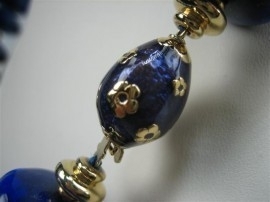 Antiek Lapis Lazuli ketting met gouden 14 karaat tussen stukken