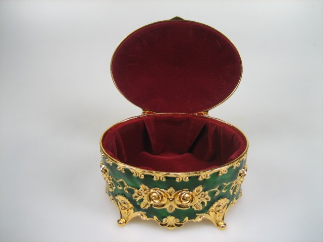 Luxe Sieraden Box Groen geëmailleerd Ovaal met goudkleurige versieringen Nieuw