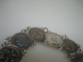 Antiek-oude Engelse zilveren muntarmband in mooie staat.