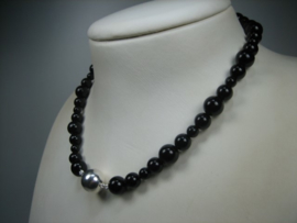 Onyx Collier met Zilveren Bolsluiting