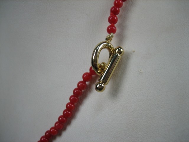 Antiek bloedkoraal collier met gouden kapittelstokje uit ca. 1890