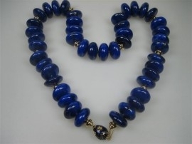 Antiek Lapis Lazuli ketting met gouden 14 karaat tussen stukken