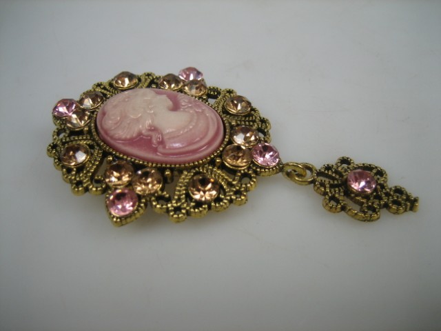Broche Portret – Legering & Hars met Bergkristallen (Brons-Goudkleurig Verguld)