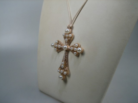 Groot Kruis met Parels goudkleurig verguld met koord collier