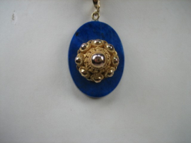 Antieke 14 karaat geelgouden hanger op  Lapis lazuli en gouden hangoogje uit ca. 1889