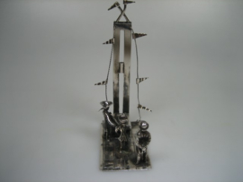 Zilveren Miniatuur Kermisattractie Gewicht Omhoog Slaan Niekerk 1970