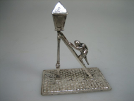 Zilveren lantaarnopsteker Miniatuur uit ca. 1977
