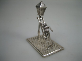 Zilveren lantaarnopsteker Miniatuur uit ca. 1977