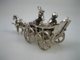 Zilveren Hooiwagen miniatuur Paard met 2 personen uit ca.1965