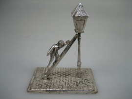 Zilveren lantaarnopsteker Miniatuur uit ca. 1977