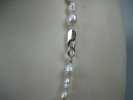 Barok Parels met  zilveren Cartier sluiting uit eigen import