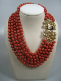 Antiek zeldzaam  5 rijen bloedkoralen ketting met gouden kraalhaak uit ca.1890