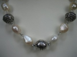 Antiek Parel collier met zilveren magneetslot