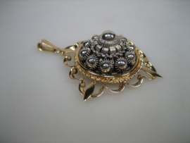Antieke 14 karaat Zeeuwse geelgouden hanger met zilveren Zeeuwse knop uit  ca.1886