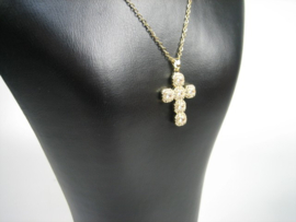 Kruisje met collier goudkleurig gezet met diversen witte zirkonen