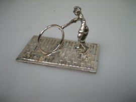 Miniatuur man met hoepel zilver uit ca. 1974