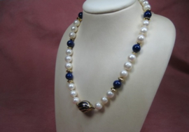 Antiek Parel collier met Lapis Lazuli en met 14 krt. goudstukken ca.1935