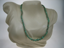 Antiek gemêleerd Agaat collier met magneetsluiting