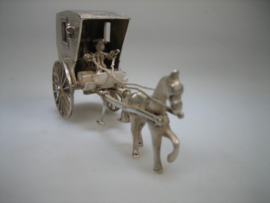 Zilveren Rijtuig met paard en man op weg naar zijn klant uit ca.1989