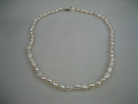 Barok Parels met zilveren Cartier sluiting uit eigen import