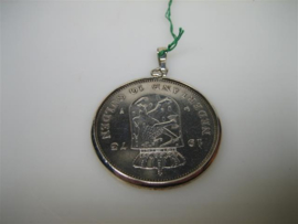 Zilveren 10 gulden muntstuk in zilveren rand gezet als hanger