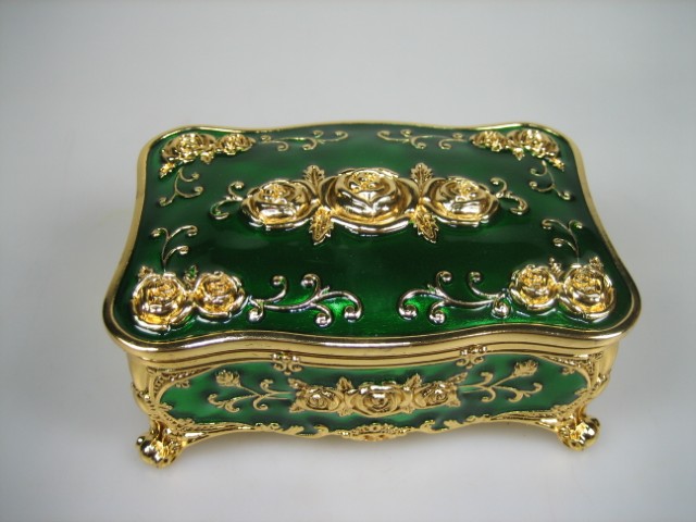 Luxe Sieraden Box Groen geëmailleerd met goudkleurige versieringen