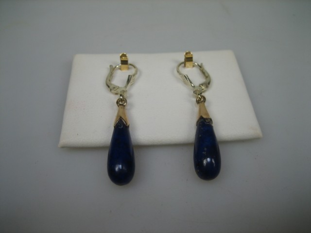 Gouden Pegel oorbellen met Lapis Lazuli met gouden kroontjes uit ca.  1952