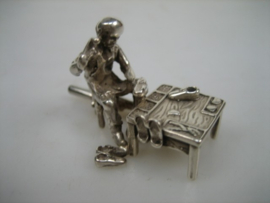 Miniatuur Zilver Schoenmaker | Antiekjuwelier | Antiek & Oud Zilver uit 1964