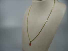Goud verguld collier met Bloedkoraal handje als hanger nieuw