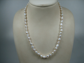 Barok Parels met zilveren Cartier sluiting uit eigen import