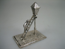 Zilveren lantaarnopsteker Miniatuur uit ca. 1977