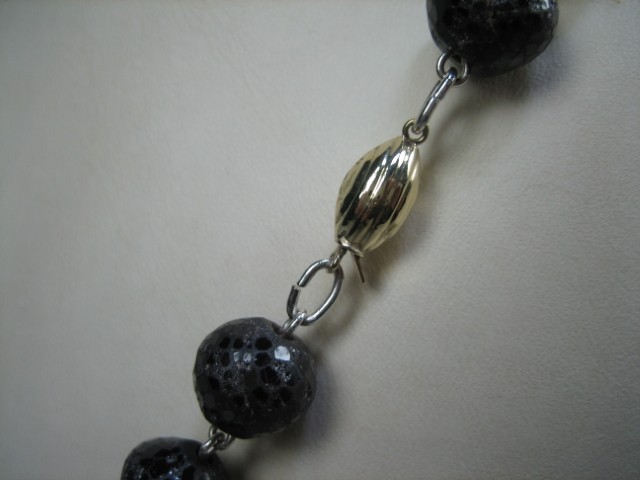 Antiek Granaat collier met gouden sluiting geschakeld op zilverdraad uit ca. 1860