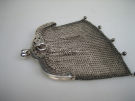 Zeeuwse antieke Chatelaine portemonnee uit ca. 1900
