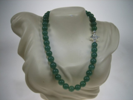 Edelsteen colliers uit eigen Import en geheel in onze ateliers bewerkt