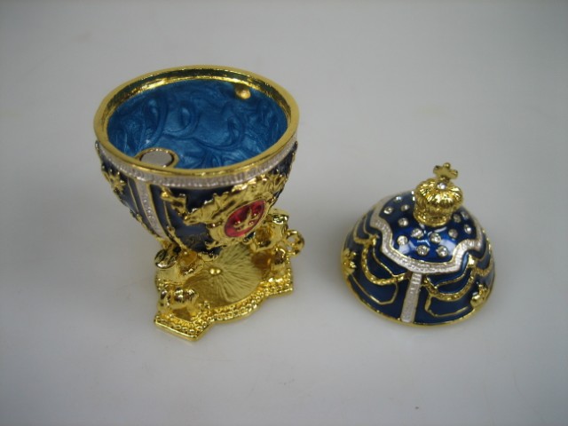 Luxe Faberge-Eierhouder Kobalt Blauw geëmailleerd met goudkleurige versieringen Nieuw