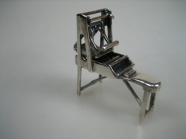 Zilveren Miniatuur als broodkadet vormmachine handmatig uit ca. 1985