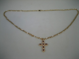 Kruis met paarse kleurstenen en een figaro collier met Cartier sluiting nieuw