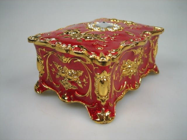 Luxe Sieraden Box Rood geëmailleerd met goudkleurige versieringen