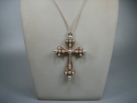Groot Kruis met Parels goudkleurig verguld met koord collier