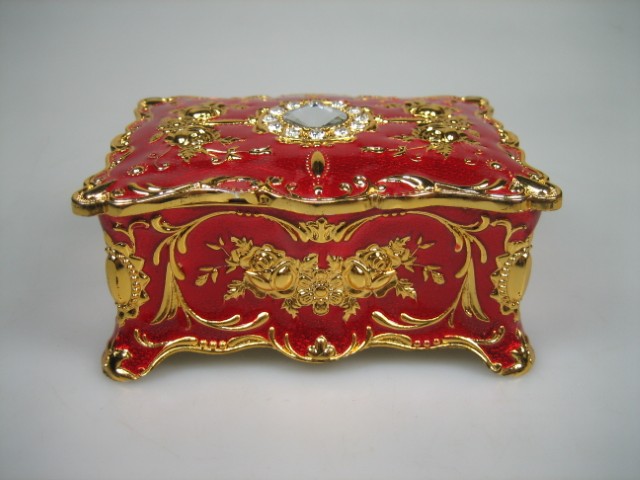 Luxe Sieraden Box Rood geëmailleerd met goudkleurige versieringen