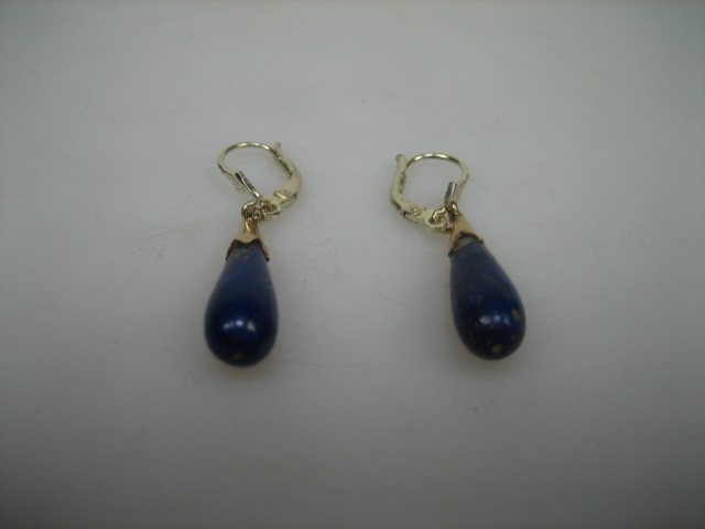 Gouden Pegel oorbellen met Lapis Lazuli met gouden kroontjes uit ca.  1952