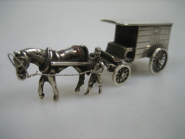 Zilver Hollands miniatuurtje Paard en wagen met begeleider uit ca. 1969
