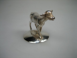Zilveren Miniatuur Jonge Vaars Koe van ca. 1,5 jaar oud Hooijkaas Schoonhoven uit ca. 1954